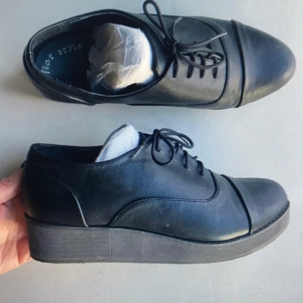 Korean brand black lace up platform cap toe oxfords